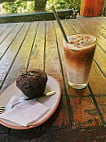 Caribeans Coffee And Chocolate Factory food