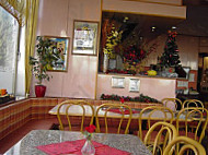 Eiscafe Pizzeria Rimini inside