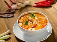 Hana Tomyam Thai Food food
