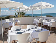 L'essentiel By La Plage food