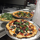 Justino's Wood Oven Pizza food
