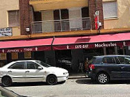 Cafe Mochuelos outside