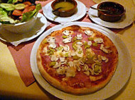 Pizzeria Ginelli food