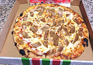 Royale Pizza food