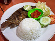 Nasi Lemak Ikan Bakar food