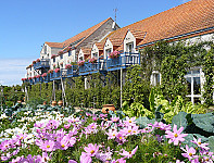 Auberge La Fontaine aux Bretons outside