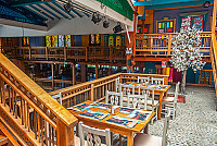La Mayoria Restaurante inside