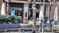 Cafe De La Plaça outside