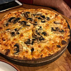La Pizza Carlo food