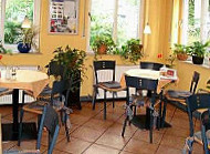 Cafe Bistro Mundial food