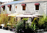 Auberge De La Fontaine outside