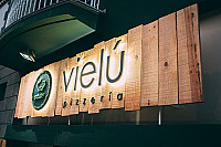 Vielu Pizzeria inside