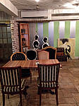 Kanzi Cafe inside