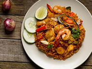 Saap Saap Thai (imm) food