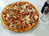 Frateli's Due Pizza food