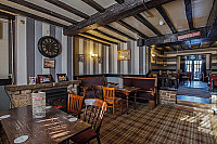 The Sitwell Arms inside
