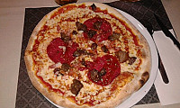 Oscar Pizzeria inside
