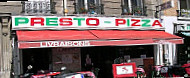Presto Pizza outside