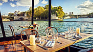 Bateau Croisiere Paris Seine food