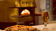 900 Degrees Woodfired Pizzeria food