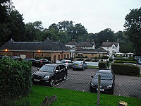 Cricketers Harvester outside
