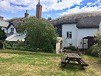 The Malt Scoop Inn outside