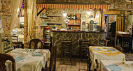 Pizzeria Spaccanapoli inside