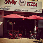 Sanary Pizza inside