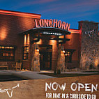 Longhorn Steakhouse outside