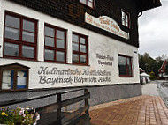 Pöschl-stuben Cafe Weinstube Bistro outside
