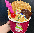 Menchie's Frozen Yogurt food