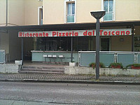 Dal Toscano Pizzeria outside