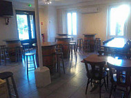 Le Café De La Colonne inside
