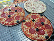 Pizza Des Halles food