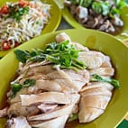 Tian Tian Hainanese Chicken Rice food