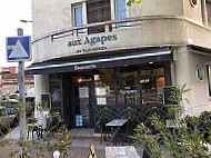 Brasserie Aux Agapes Arcachon inside
