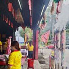 Jīn Qí Lín Huǒ Shí Yǔ Zì Zhù Cān Fú Wù Dentro