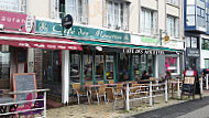 Cafe des Mouettes inside