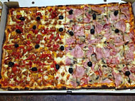 Mamamia Pizza food