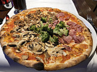 Casa Della Pizza and more food