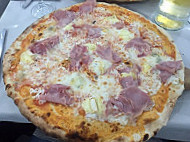 Pizzeria La Nuova Forchetta food