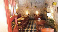 La Taverne Bretonne inside