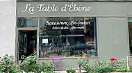La Table D'ebene inside