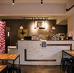 Ruǎn Dàn Jiàng Dàn Bāo Fàn Zhuān Mài Diàn Dentro