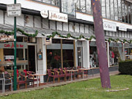 Café Jollie inside