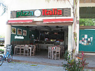 Pizza Italia inside