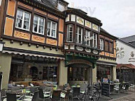 Volker Schragen Bäckerei ︎ Konditorei ︎ Café outside