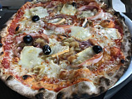 Pizzeria Lorenzzano food