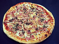 Mi Pizza Artesana food