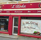 L'aloda outside